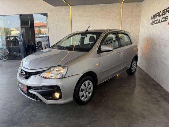 TOYOTA-ETIOS-2016