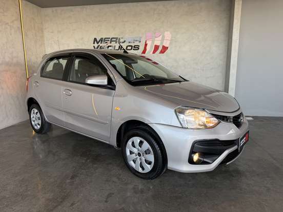 TOYOTA-ETIOS-2016