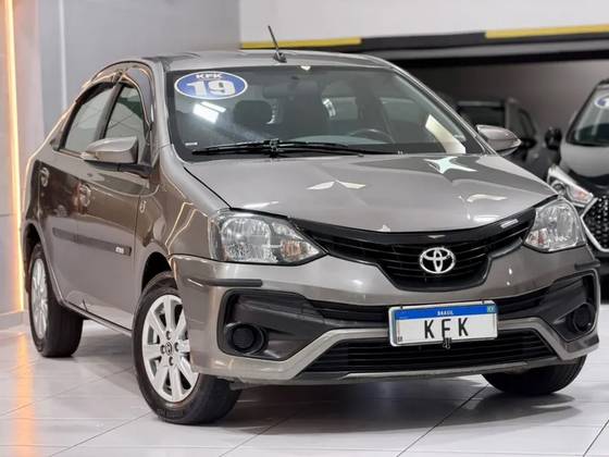 TOYOTA ETIOS 1.5 X PLUS SEDAN 16V FLEX 4P AUTOMÁTICO