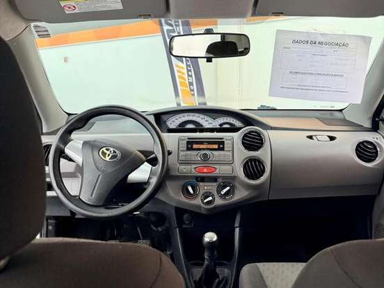 TOYOTA-ETIOS-1.5 XLS 16V FLEX 4P MANUAL TOYOTA-ETIOS-2013