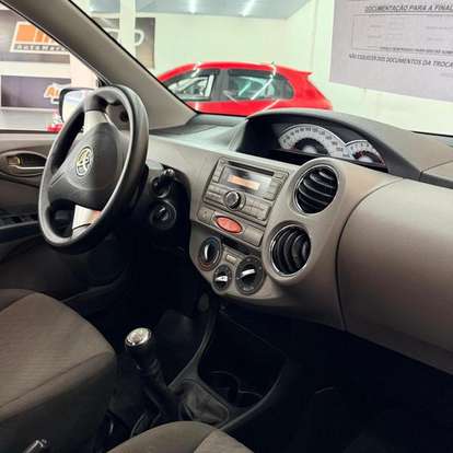 TOYOTA-ETIOS-2013