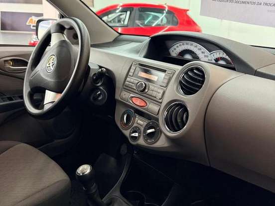 TOYOTA-ETIOS-1.5 XLS 16V FLEX 4P MANUAL TOYOTA-ETIOS-2013
