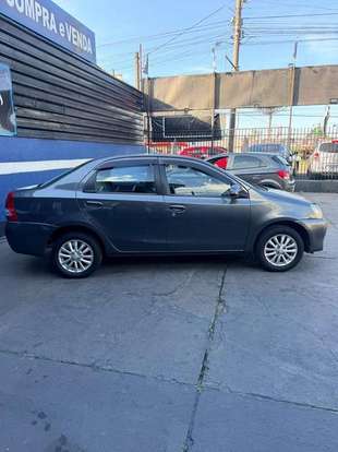 TOYOTA-ETIOS-2015