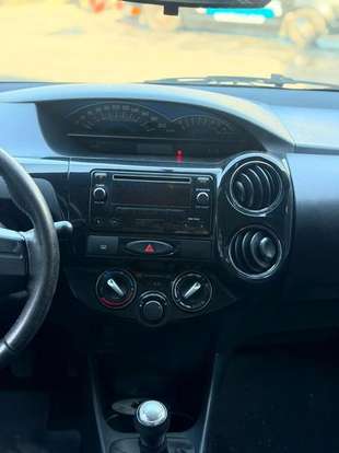 TOYOTA-ETIOS-2015