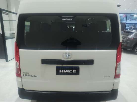 TOYOTA-HIACE-2024