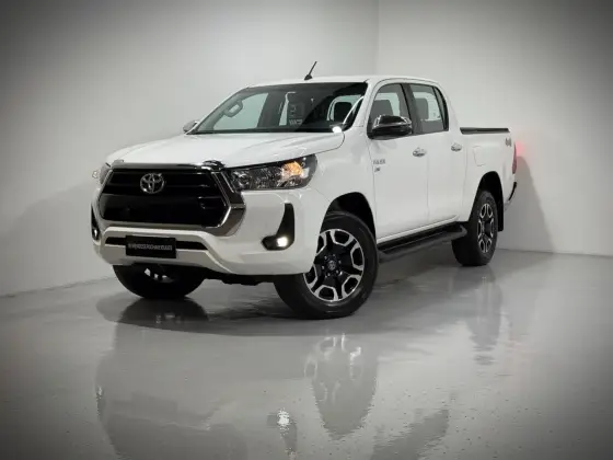 TOYOTA HILUX 2.7 VVT-i FLEX CD SRV 4X4 AUTOMÁTICO