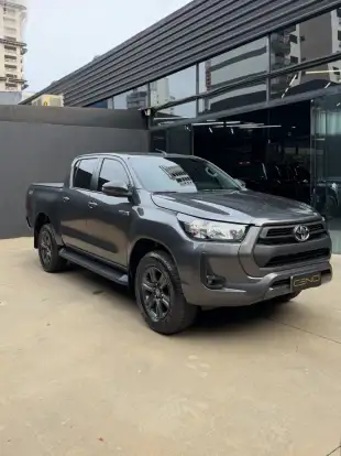 TOYOTA-HILUX-2.8 D-4D TURBO DIESEL CD SR 4X4 AUTOMÁTICO TOYOTA-HILUX-2024