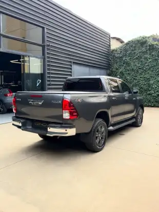 TOYOTA-HILUX-2024