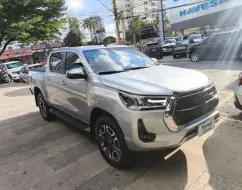 TOYOTA HILUX 2.8 D-4D TURBO DIESEL CD SRX 4X4 AUTOMÁTICO TOYOTA HILUX 2.8 D-4D TURBO DIESEL CD SRX 4X4 AUTOMÁTICO