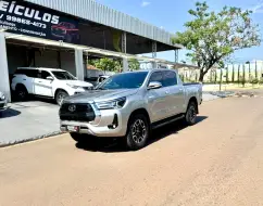 TOYOTA HILUX 2.8 D-4D TURBO DIESEL CD SRX 4X4 AUTOMÁTICO TOYOTA HILUX 2.8 D-4D TURBO DIESEL CD SRX 4X4 AUTOMÁTICO