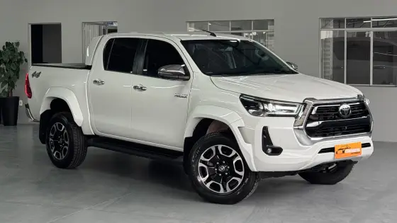TOYOTA HILUX 2.8 D-4D TURBO DIESEL CD SRX 4X4 AUTOMÁTICO