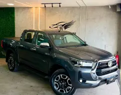 TOYOTA HILUX 2.8 D-4D TURBO DIESEL CD SRX 4X4 AUTOMÁTICO TOYOTA HILUX 2.8 D-4D TURBO DIESEL CD SRX 4X4 AUTOMÁTICO