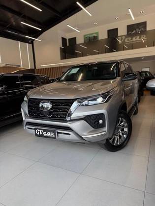 TOYOTA HILUX 2.7 VVT-i FLEX CD SR 4X2 AUTOMÁTICO