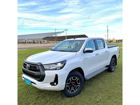 TOYOTA HILUX 2.8 D-4D TURBO DIESEL CD POWER PACK 4X4 MANUAL