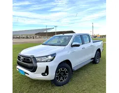 TOYOTA HILUX 2.8 D-4D TURBO DIESEL CD POWER PACK 4X4 MANUAL TOYOTA HILUX 2.8 D-4D TURBO DIESEL CD POWER PACK 4X4 MANUAL