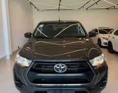TOYOTA HILUX 2.8 D-4D TURBO DIESEL CD SR 4X4 AUTOMÁTICO TOYOTA HILUX 2.8 D-4D TURBO DIESEL CD SR 4X4 AUTOMÁTICO