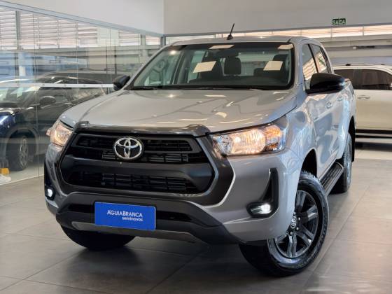 TOYOTA HILUX 2.8 D-4D TURBO DIESEL CD SR 4X4 AUTOMÁTICO