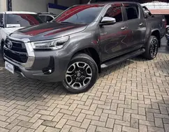 TOYOTA HILUX 2.8 D-4D TURBO DIESEL CD SRV 4X4 AUTOMÁTICO TOYOTA HILUX 2.8 D-4D TURBO DIESEL CD SRV 4X4 AUTOMÁTICO