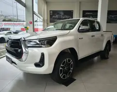 TOYOTA HILUX 2.8 D-4D TURBO DIESEL CD SRV 4X4 AUTOMÁTICO TOYOTA HILUX 2.8 D-4D TURBO DIESEL CD SRV 4X4 AUTOMÁTICO