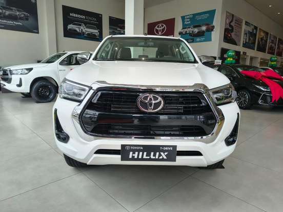 TOYOTA-HILUX-2026
