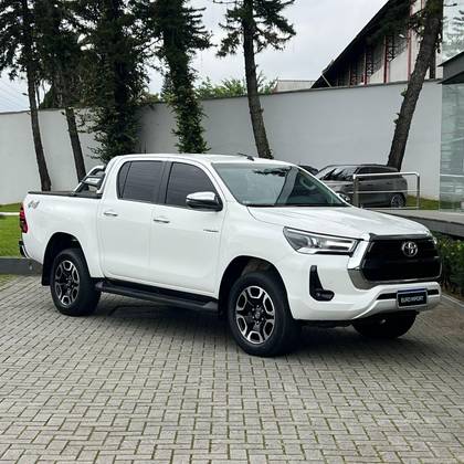 TOYOTA HILUX 2.8 D-4D TURBO DIESEL CD SRV 4X4 AUTOMÁTICO