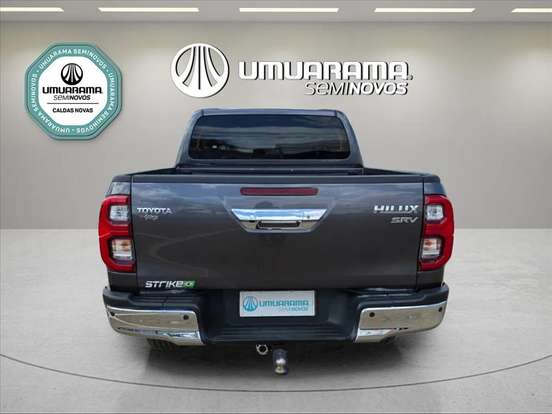 TOYOTA-HILUX-2024