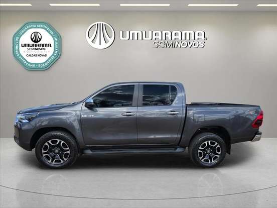 TOYOTA-HILUX-2.8 D-4D TURBO DIESEL CD SRV 4X4 AUTOMÁTICO TOYOTA-HILUX-2024