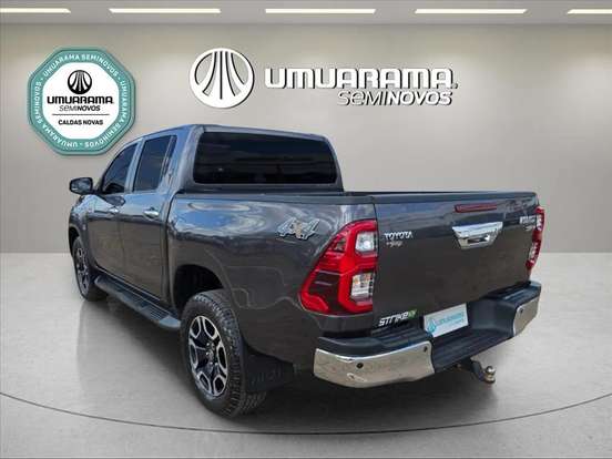 TOYOTA-HILUX-2024