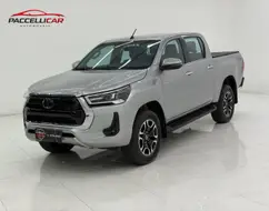 TOYOTA HILUX 2.8 D-4D TURBO DIESEL CD SRX 4X4 AUTOMÁTICO TOYOTA HILUX 2.8 D-4D TURBO DIESEL CD SRX 4X4 AUTOMÁTICO