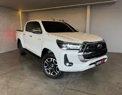 TOYOTA HILUX 2.8 D-4D TURBO DIESEL CD SRX 4X4 AUTOMÁTICO TOYOTA HILUX 2.8 D-4D TURBO DIESEL CD SRX 4X4 AUTOMÁTICO