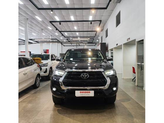 TOYOTA HILUX 2.8 D-4D TURBO DIESEL CD SRX 4X4 AUTOMÁTICO