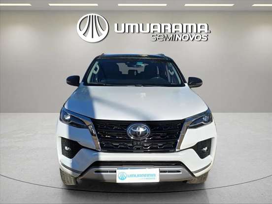 TOYOTA-HILUX-2.8 D-4D TURBO DIESEL CD SRX 4X4 AUTOMÁTICO TOYOTA-HILUX-2023