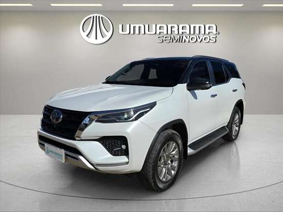 TOYOTA-HILUX-2023