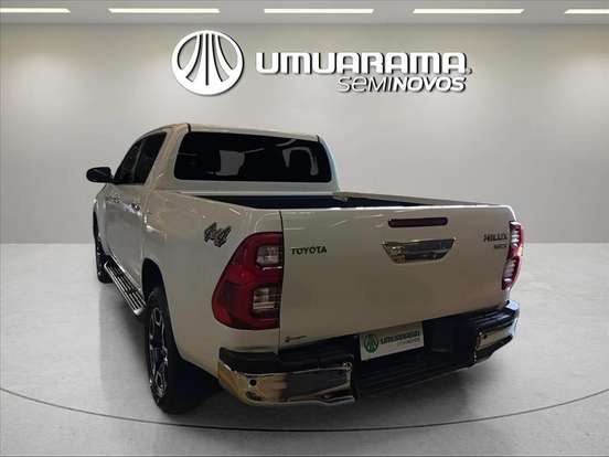 TOYOTA-HILUX-2022