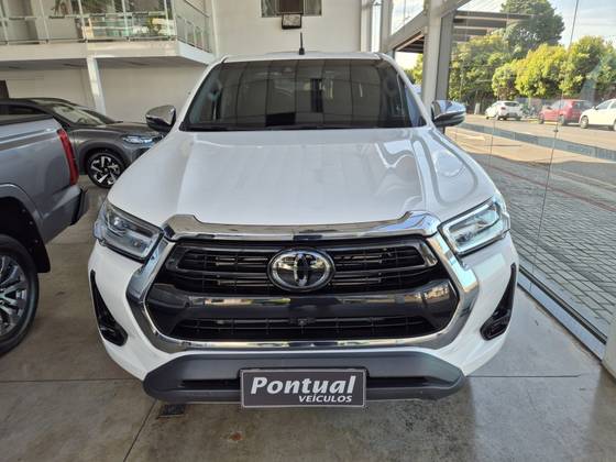 TOYOTA HILUX 2.8 D-4D TURBO DIESEL CD SRX LIMITED 4X4 AUTOMÁTICO
