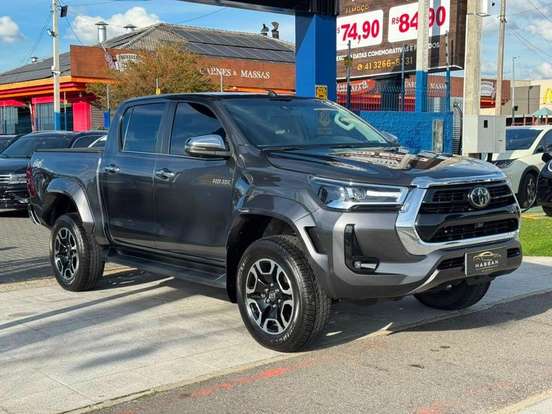 TOYOTA-HILUX-2.8 D-4D TURBO DIESEL CD SRX PLUS 4X4 AUTOMÁTICO TOYOTA-HILUX-2024