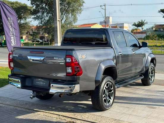 TOYOTA-HILUX-2.8 D-4D TURBO DIESEL CD SRX PLUS 4X4 AUTOMÁTICO TOYOTA-HILUX-2024