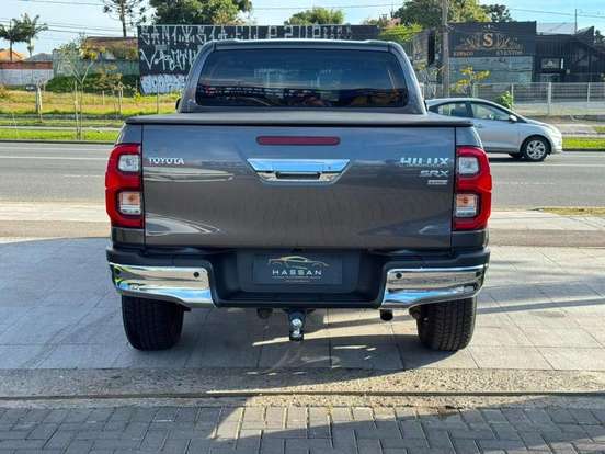 TOYOTA-HILUX-2.8 D-4D TURBO DIESEL CD SRX PLUS 4X4 AUTOMÁTICO TOYOTA-HILUX-2024