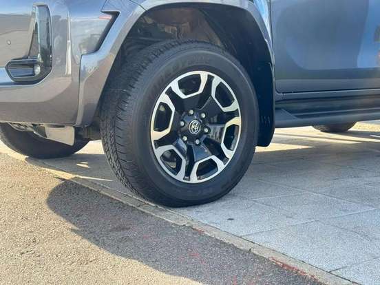 TOYOTA-HILUX-2024