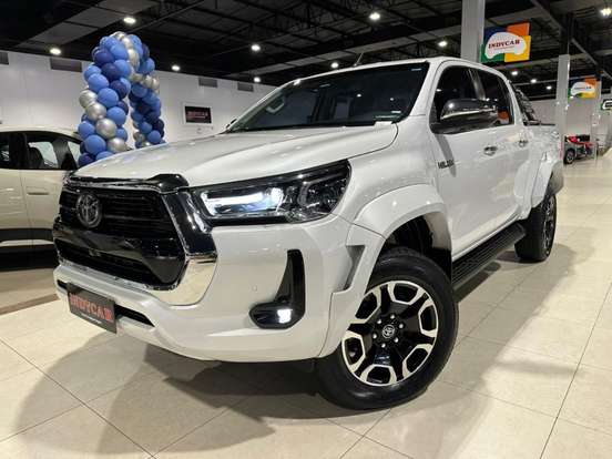 TOYOTA-HILUX-2.8 D-4D TURBO DIESEL CD SRX PLUS 4X4 AUTOMÁTICO TOYOTA-HILUX-2024