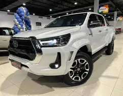 TOYOTA HILUX 2.8 D-4D TURBO DIESEL CD SRX PLUS 4X4 AUTOMÁTICO TOYOTA HILUX 2.8 D-4D TURBO DIESEL CD SRX PLUS 4X4 AUTOMÁTICO