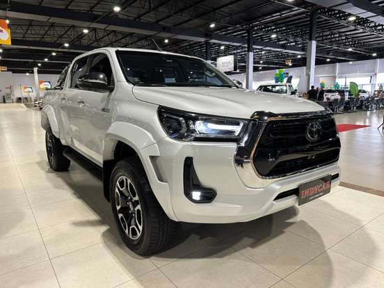 TOYOTA-HILUX-2024