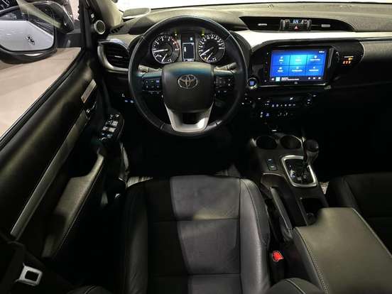 TOYOTA-HILUX-2024