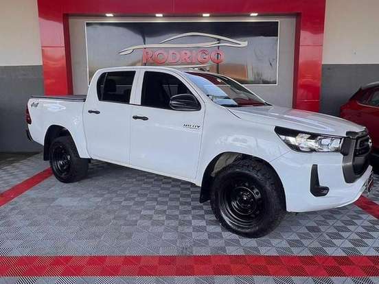 TOYOTA-HILUX-2.8 D-4D TURBO DIESEL CHASSI 4X4 MANUAL TOYOTA-HILUX-2024