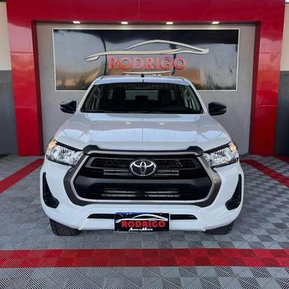 TOYOTA-HILUX-2024