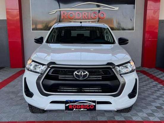 TOYOTA-HILUX-2.8 D-4D TURBO DIESEL CHASSI 4X4 MANUAL TOYOTA-HILUX-2024