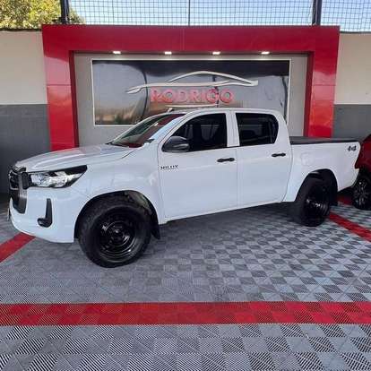 TOYOTA-HILUX-2024