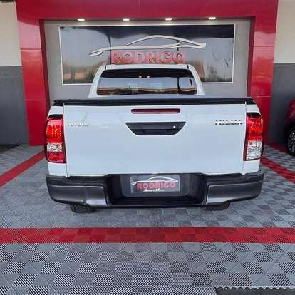 TOYOTA-HILUX-2024