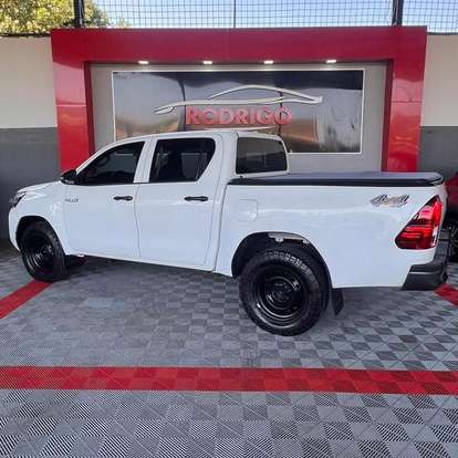 TOYOTA-HILUX-2024