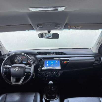TOYOTA-HILUX-2024